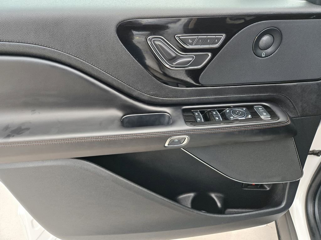Used 2024 Lincoln Aviator Reserve image 33