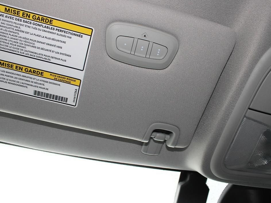 Used 2023 Jeep Cherokee Altitude Lux AWD/4WD image 24