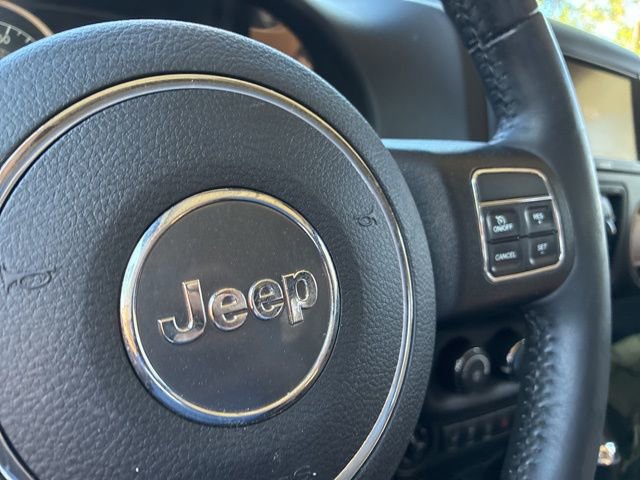 Used 2016 Jeep Wrangler Unlimited Sahara image 28