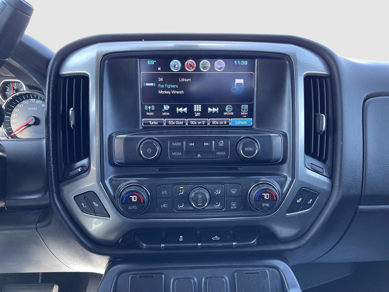 Used 2018 Chevrolet Silverado 1500 LT w/ All Star Edition AWD/4WD image 9