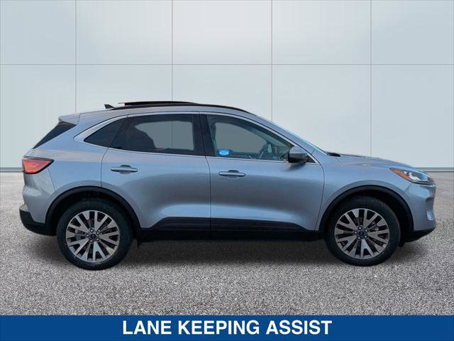 Certified 2022 Ford Escape Titanium w/ Class II Trailer Tow Package image 6