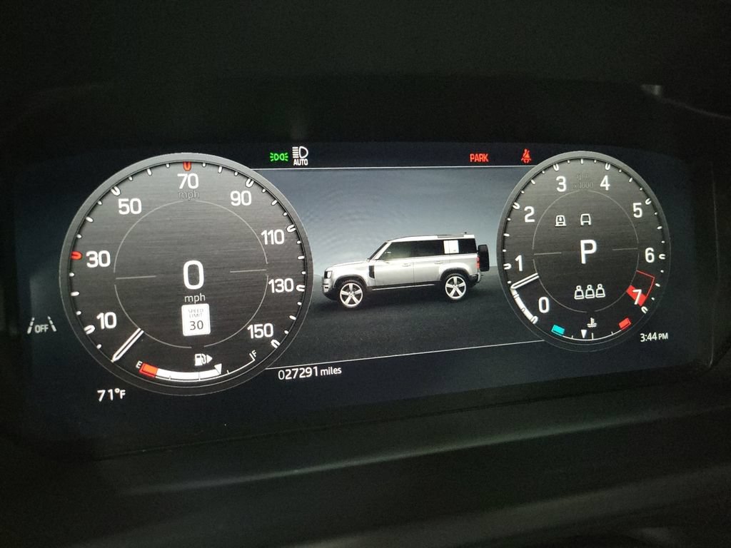 Used 2024 Land Rover Defender 110 V8 AWD/4WD image 17