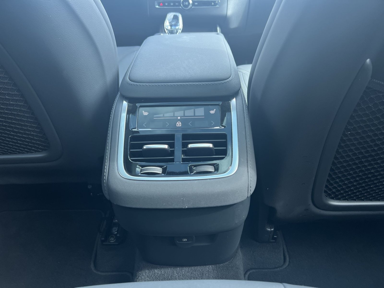 Used 2026 Volvo XC90 B6 Plus AWD/4WD image 23