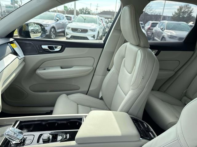 New 2026 Volvo XC60 B5 Ultra w/ Protection Package Premier AWD/4WD image 18