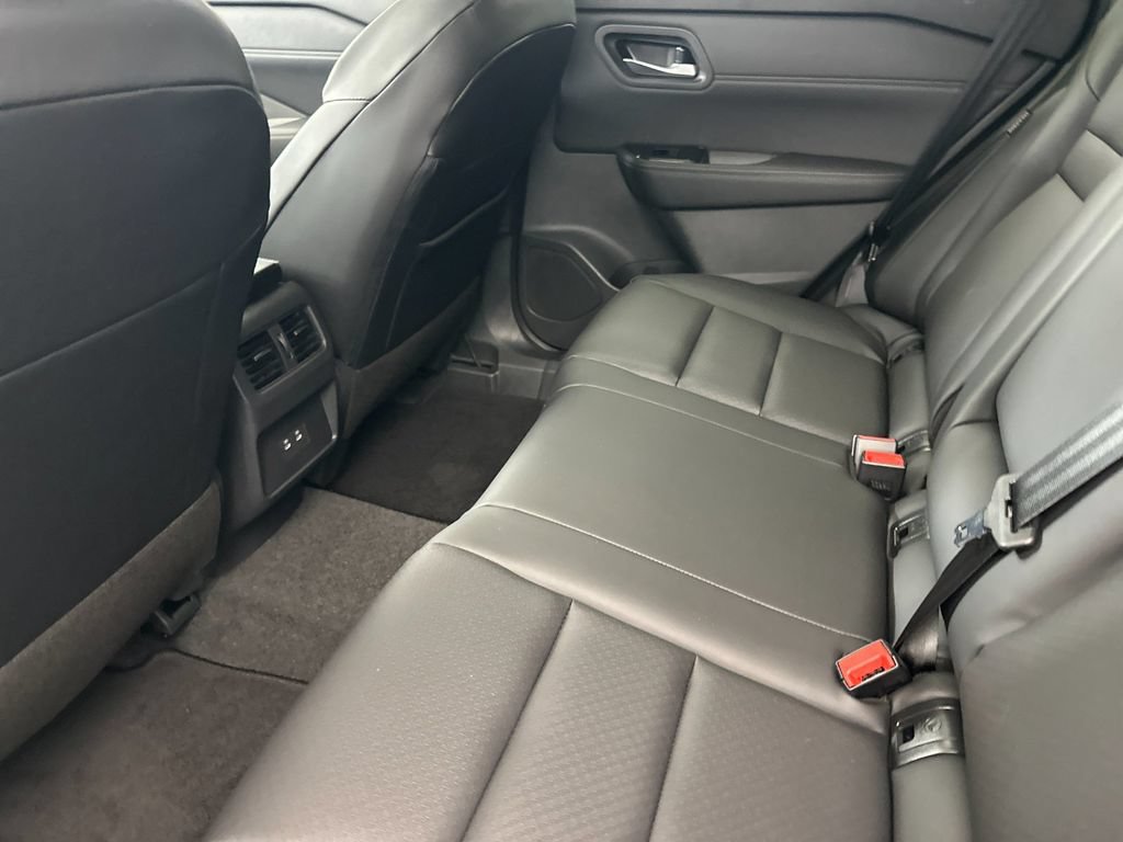 Used 2026 Nissan Rogue Dark Armor FWD image 11