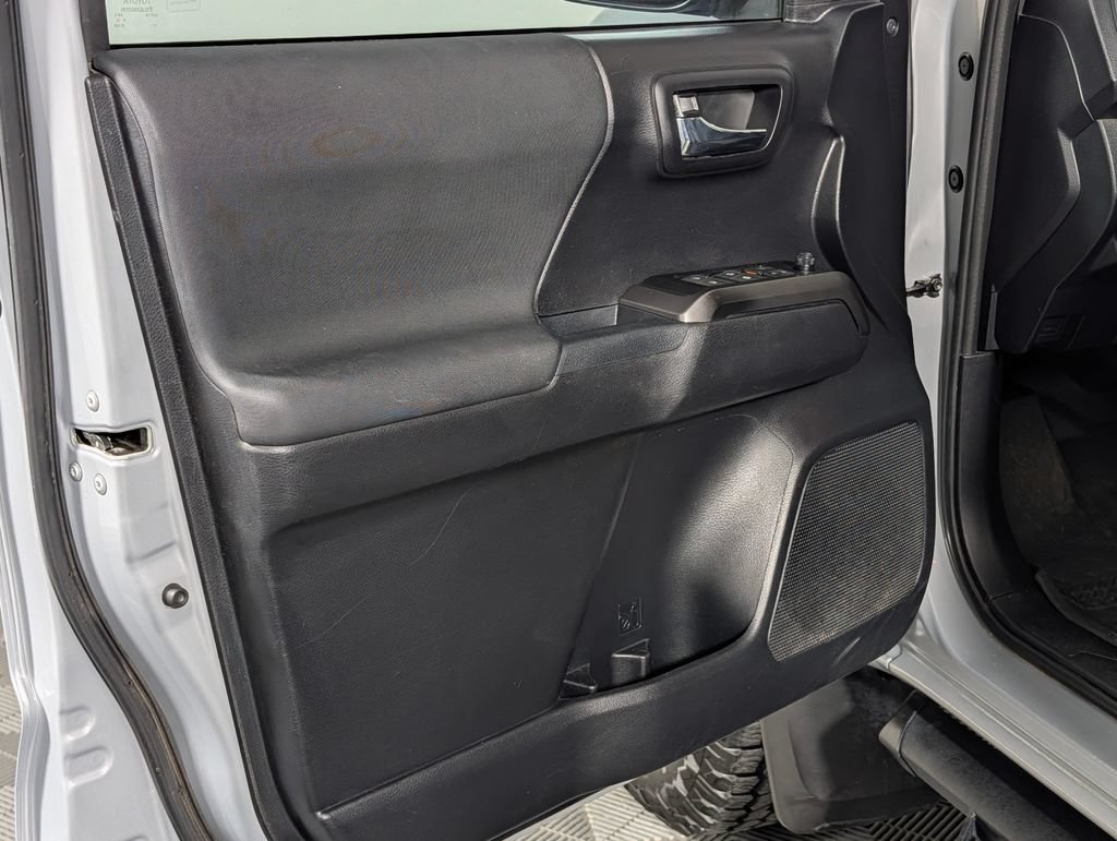 Used 2021 Toyota Tacoma TRD Off-Road AWD/4WD image 22