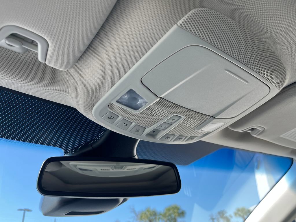 Used 2024 Ford Edge Titanium image 23