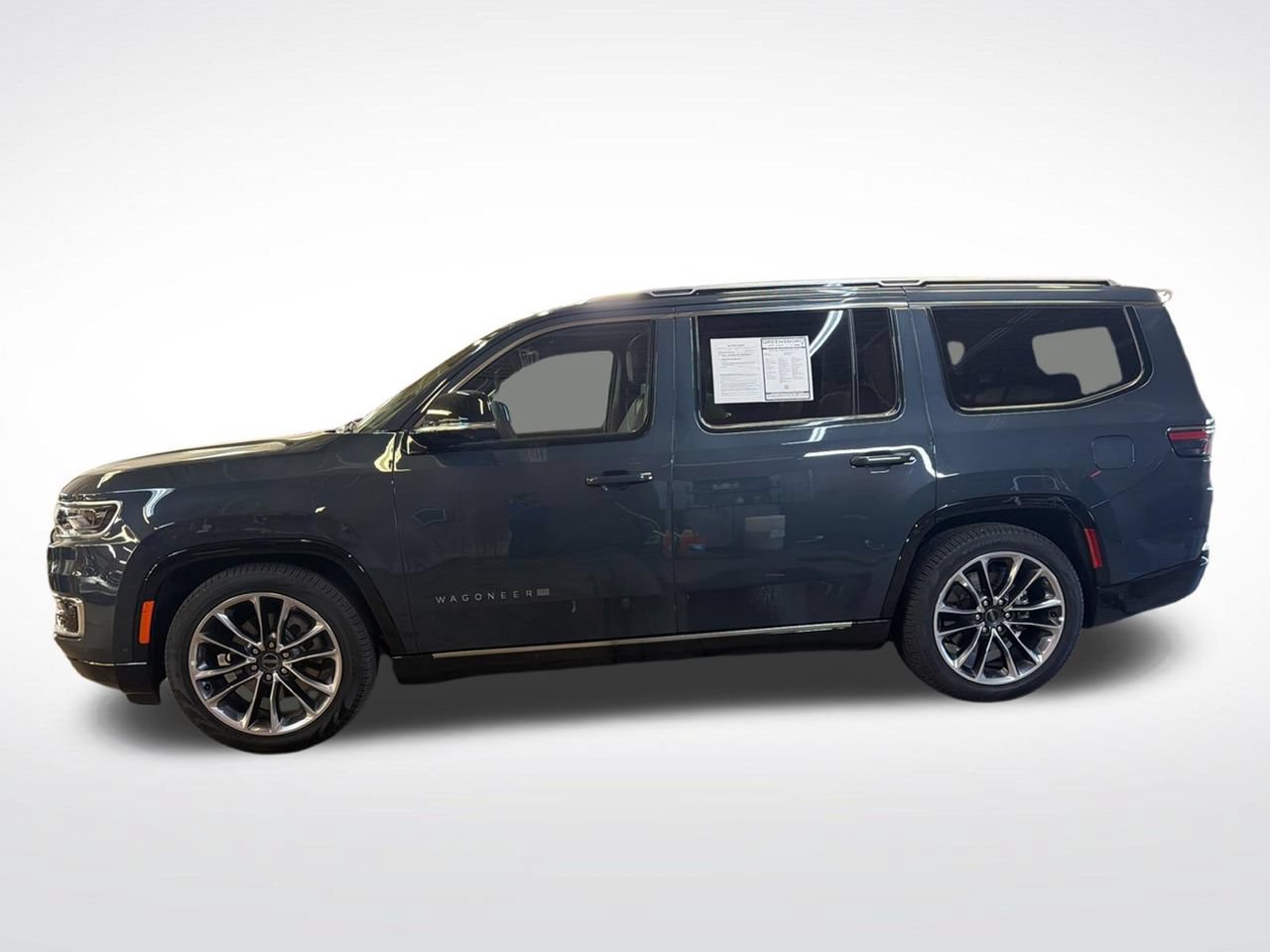 Used 2025 Jeep Wagoneer Series III w/ Premium Group I AWD/4WD image 2