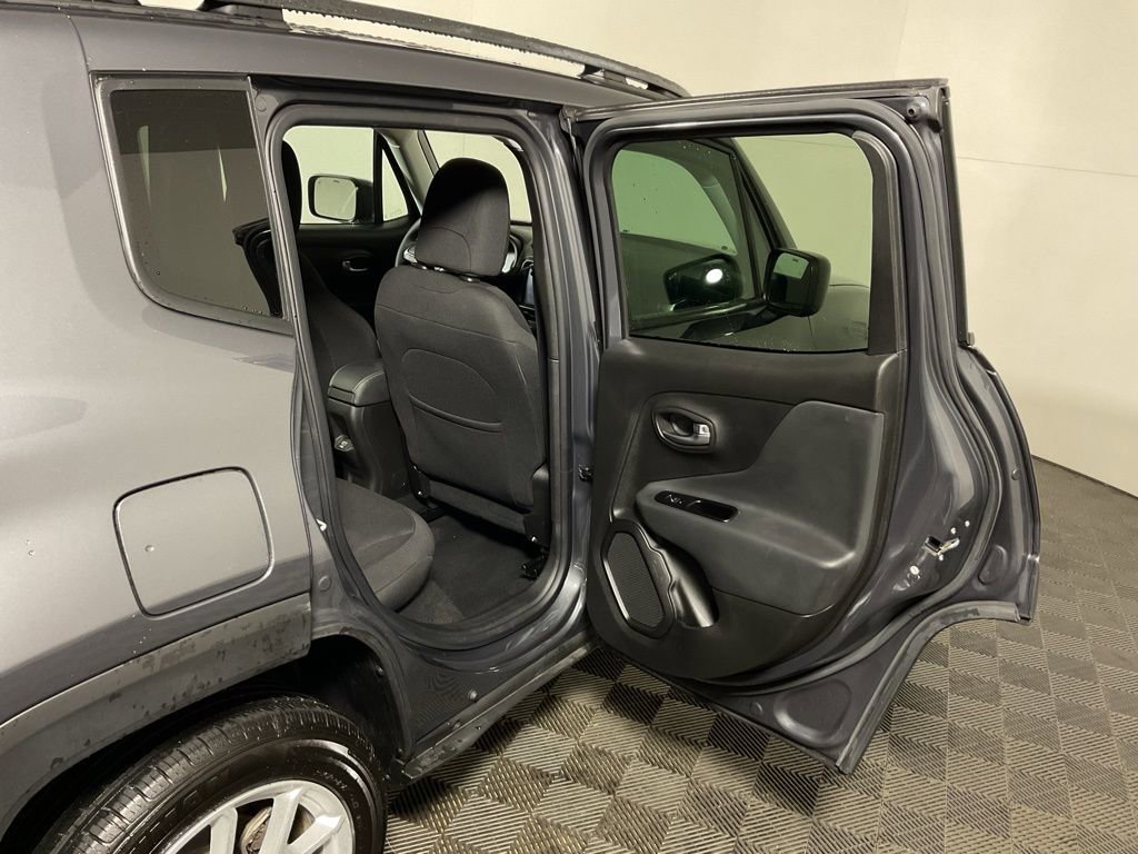 Used 2022 Jeep Renegade Latitude AWD/4WD image 32