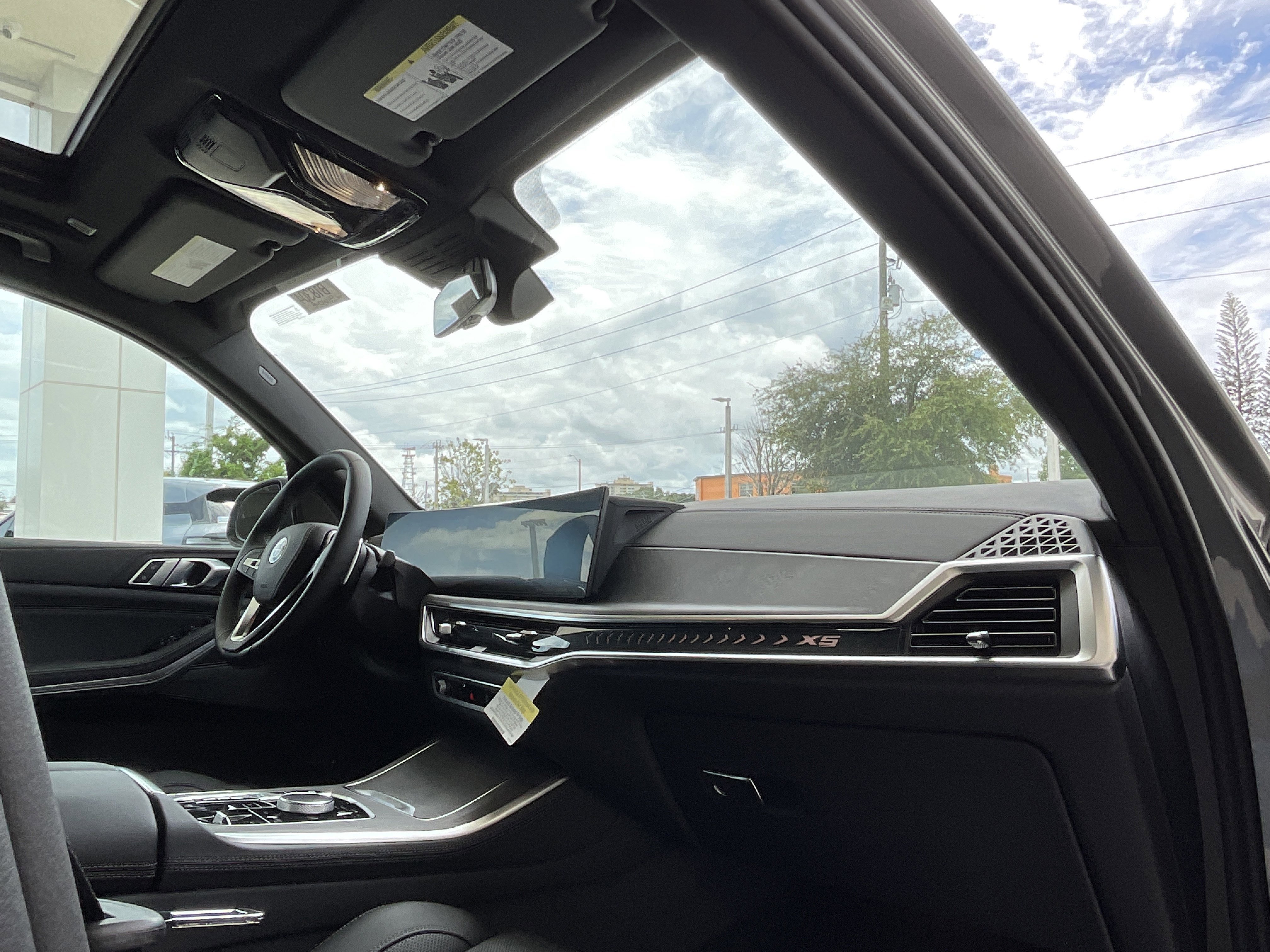 New 2026 BMW X5 xDrive50e w/ Premium Package AWD/4WD image 22