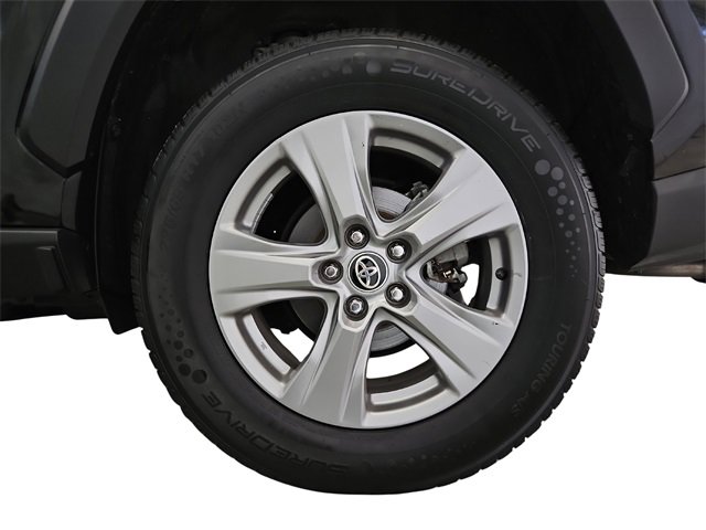 Used 2022 Toyota RAV4 XLE image 39