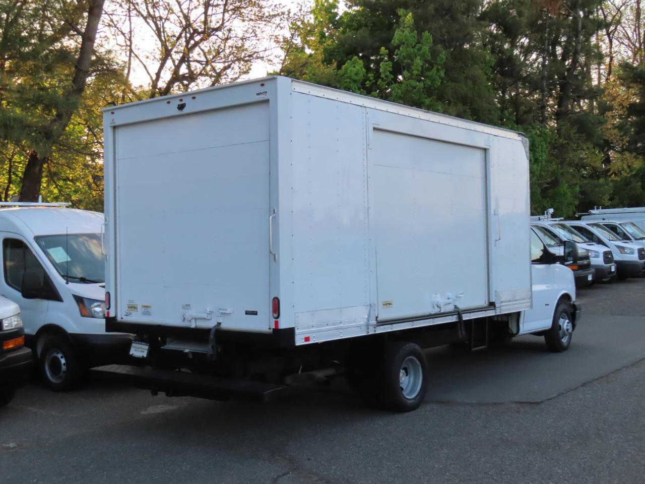 Used 2022 Chevrolet Express 3500 w/ Power Convenience Package RWD image 20