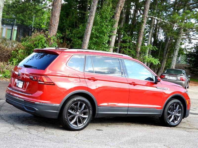 Used 2023 Volkswagen Tiguan SE w/ Panoramic Sunroof Package image 21