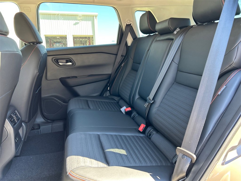 New 2026 Nissan Rogue SV image 25