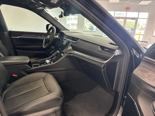 Used 2023 Jeep Grand Cherokee Overland AWD/4WD image 26