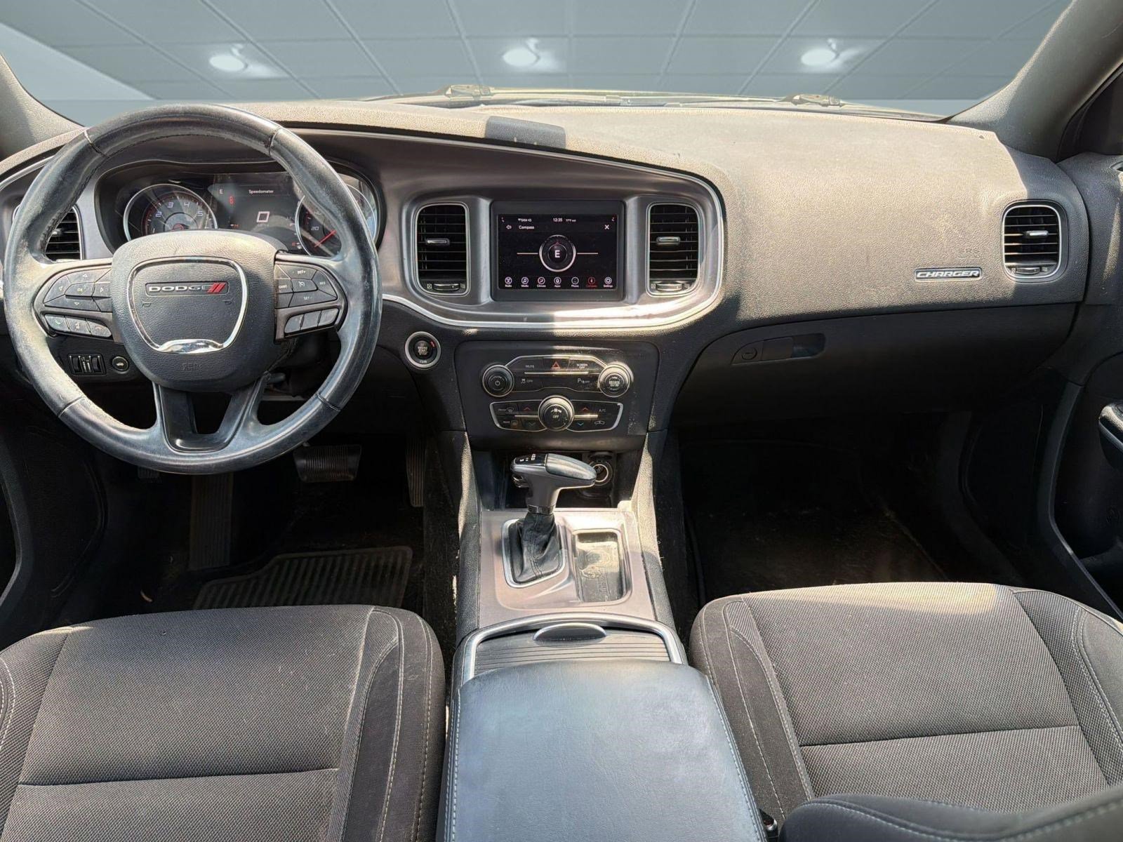 Used 2019 Dodge Charger SXT RWD image 14
