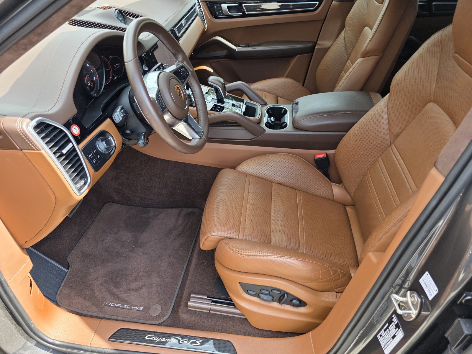 Used 2023 Porsche Cayenne GTS AWD/4WD image 10