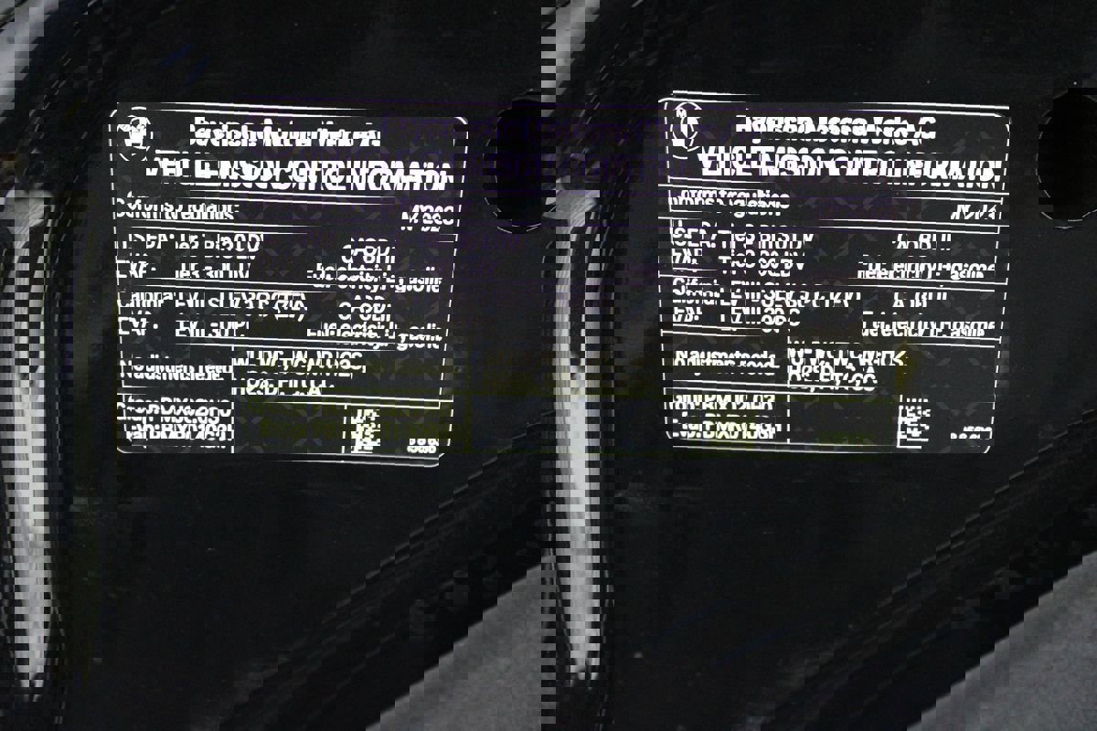 Used 2023 BMW 530e w/ M Sport Package image 40