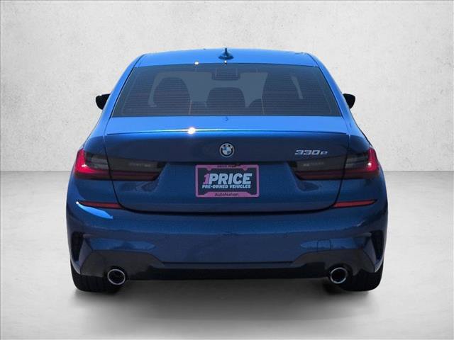 Used 2022 BMW 330e w/ M Sport Package RWD image 7