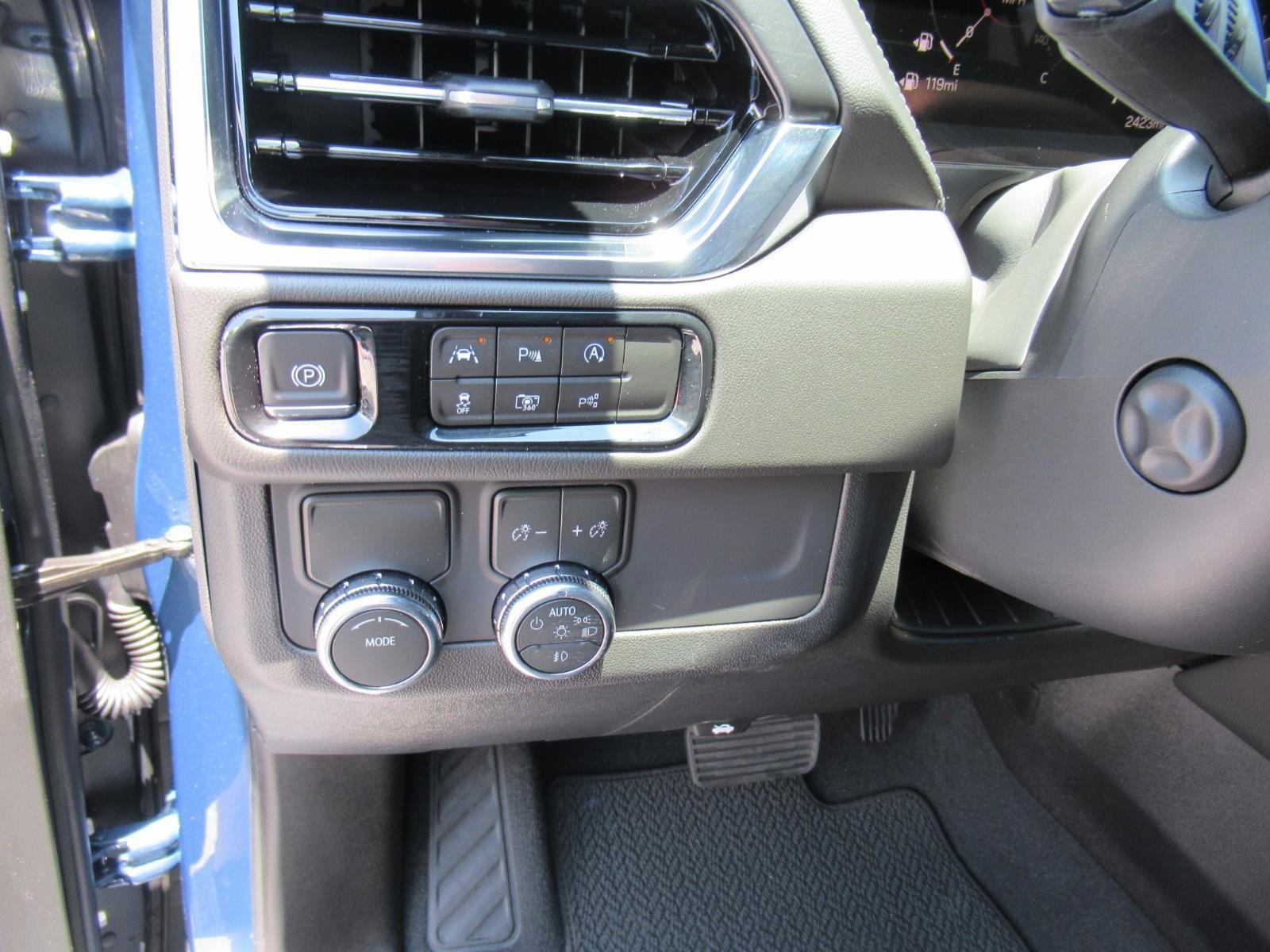 New 2026 GMC Yukon Denali w/ Sun & Power Step Package RWD image 18