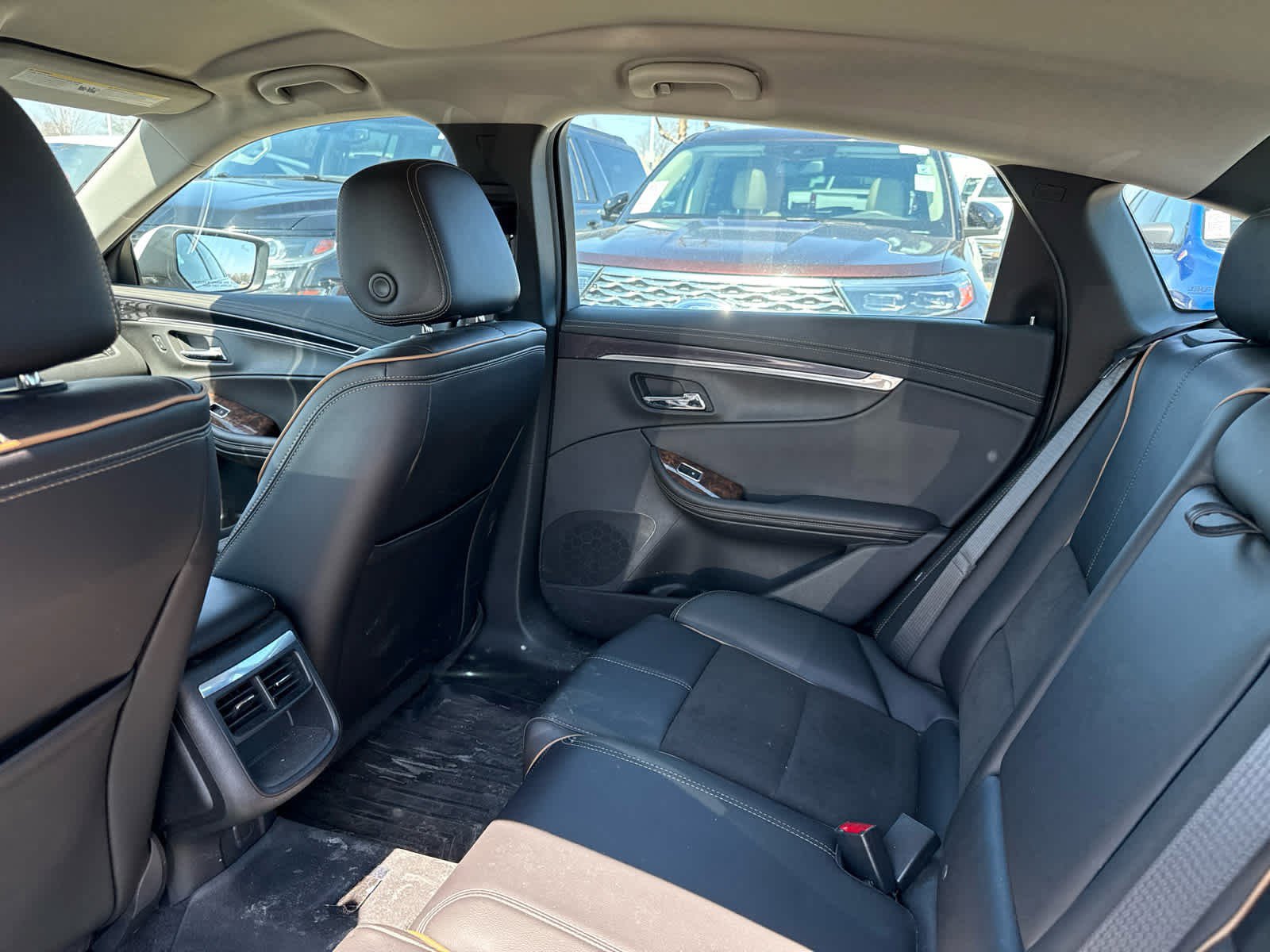 Used 2015 Chevrolet Impala LT w/ Convenience Package image 8