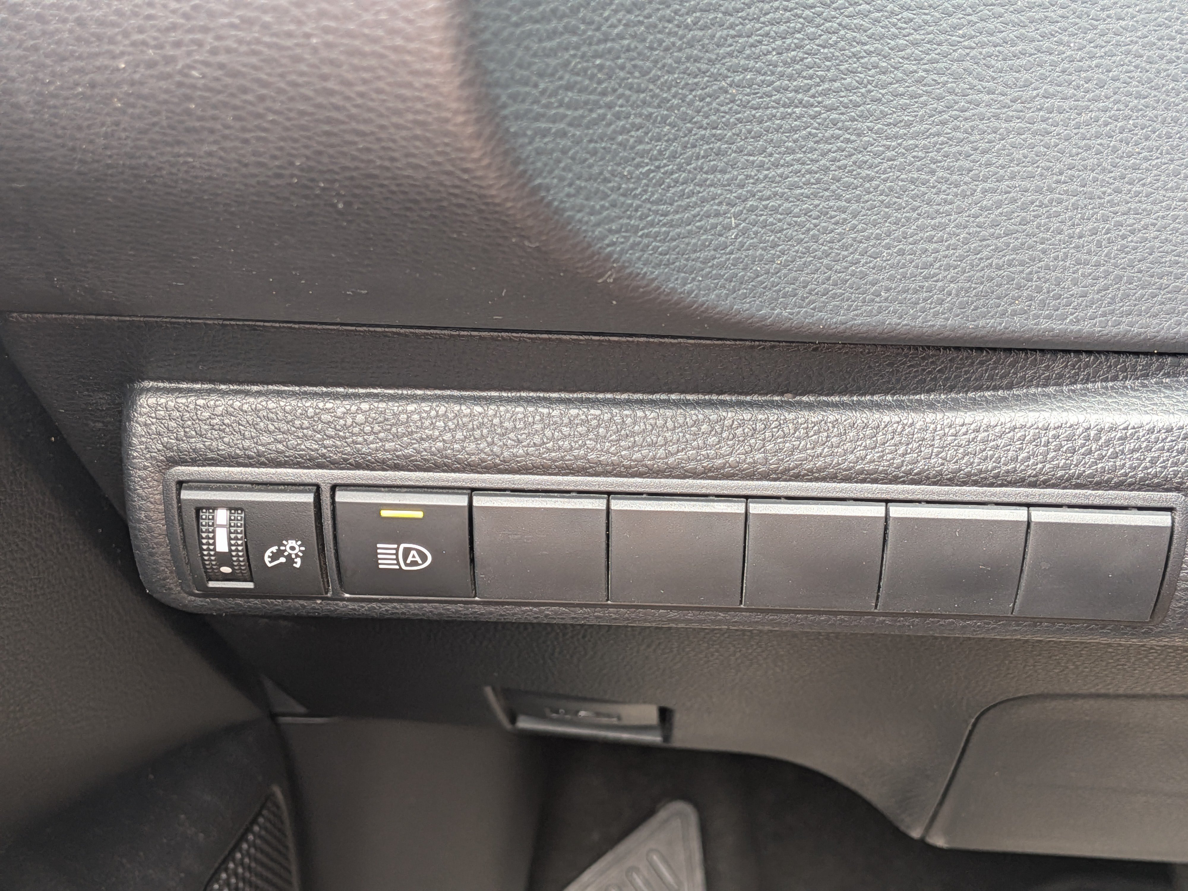 Used 2025 Toyota Corolla SE FWD image 23