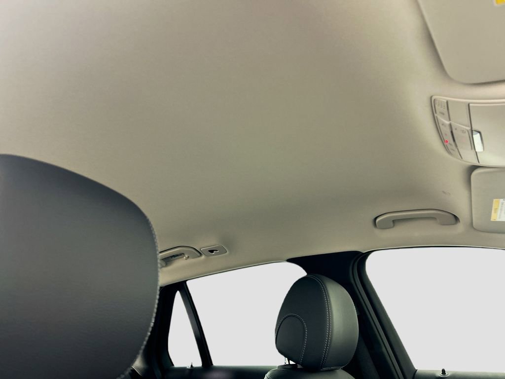 Used 2022 Mercedes-Benz GLC 300 image 16