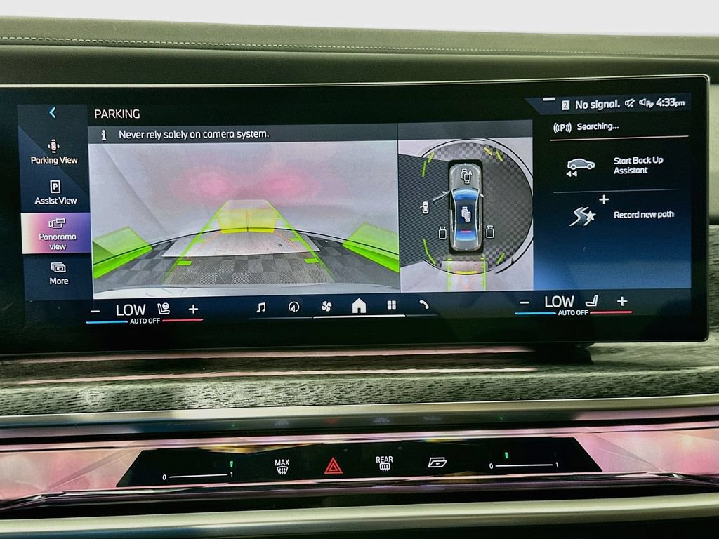 Certified 2024 BMW i7 xDrive60 w/ Executive Package AWD/4WD image 14