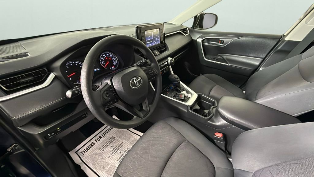 Used 2019 Toyota RAV4 XLE w/ Convenience Package FWD image 18