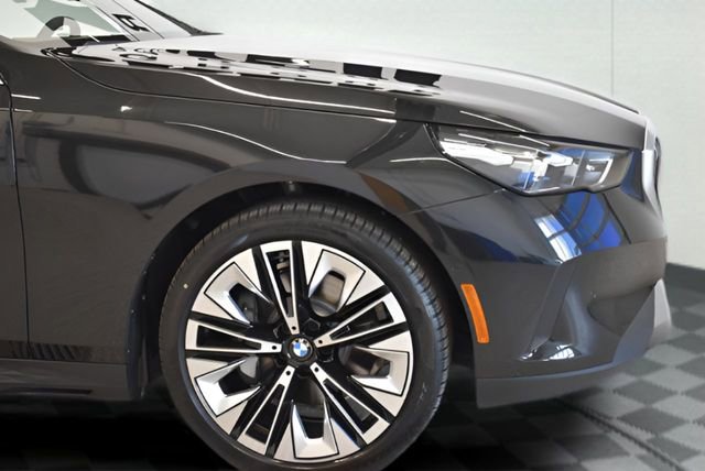 New 2026 BMW 530i xDrive w/ Premium Package AWD/4WD image 13