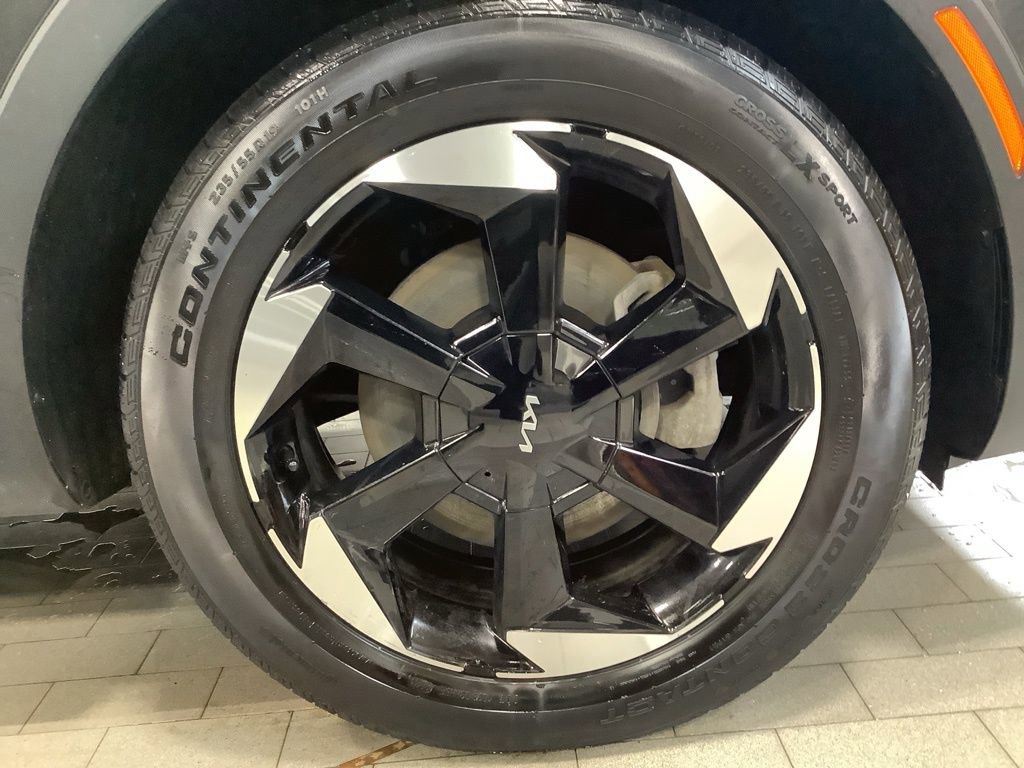 Certified 2025 Kia Sorento EX image 28