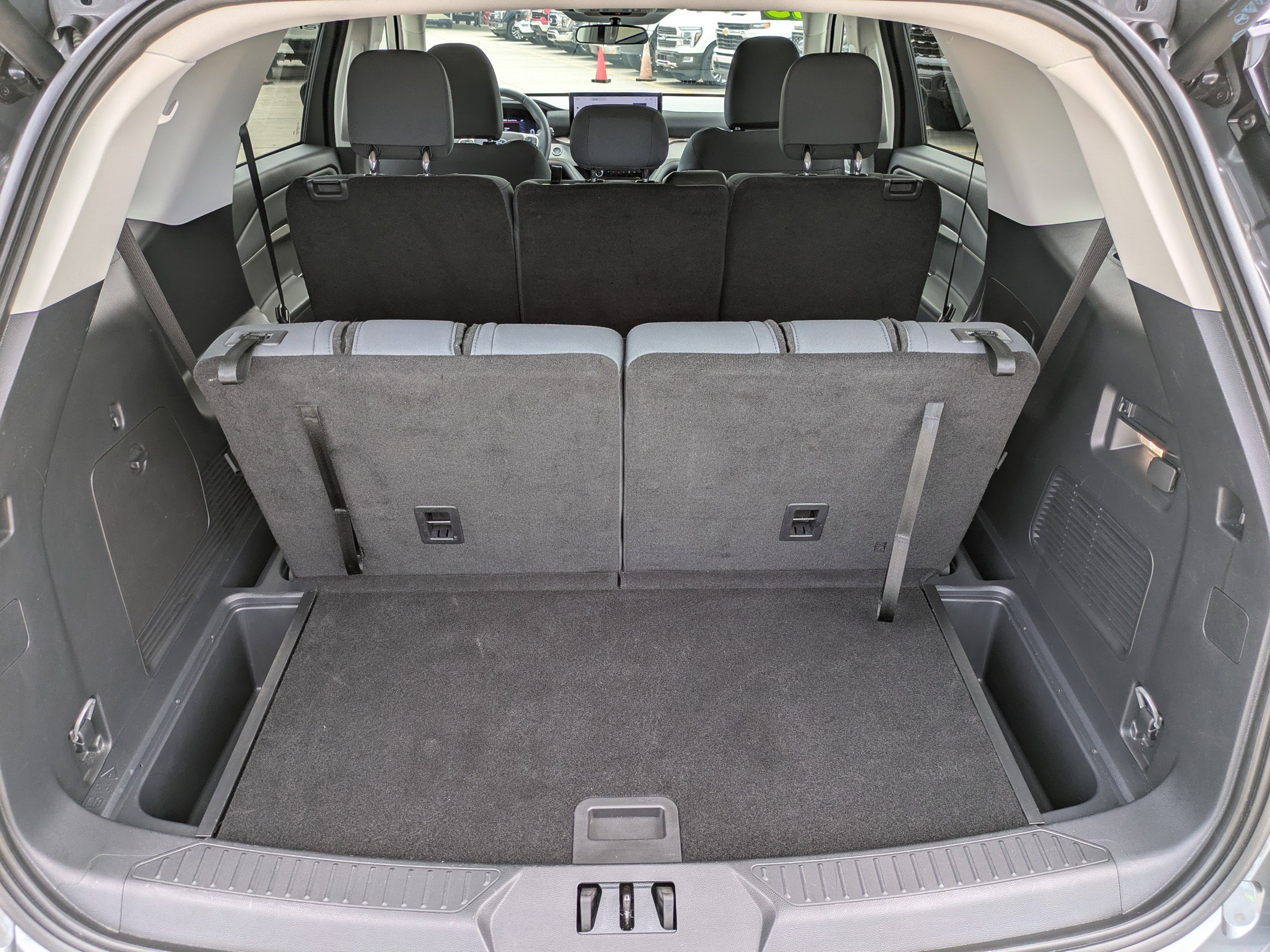 Certified 2025 Ford Explorer Active RWD image 13
