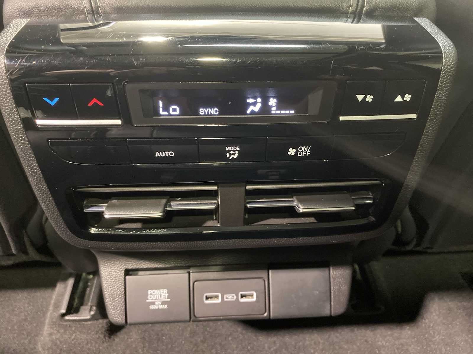 Used 2024 Acura MDX SH-AWD w/ Technology Package image 25