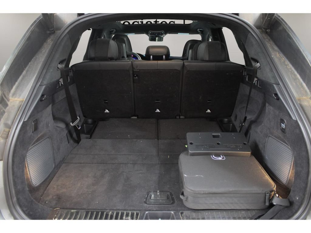 Used 2023 Mercedes-Benz EQS 580 4MATIC SUV w/ Exclusive Trim Package image 32