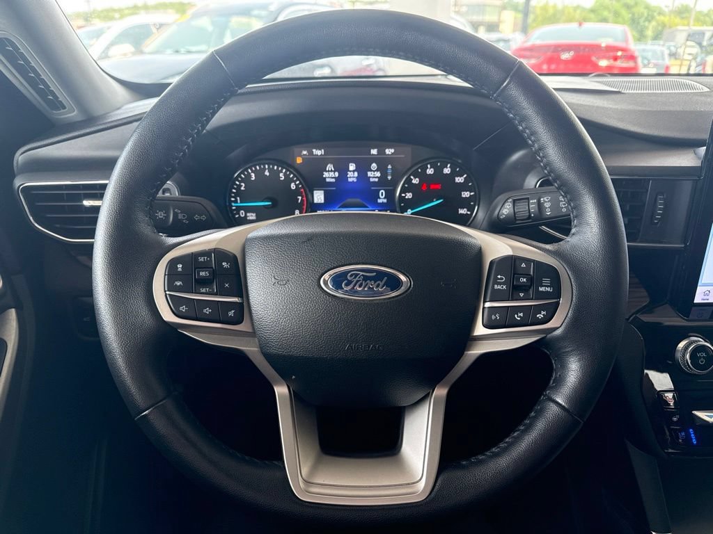 Used 2024 Ford Explorer Limited w/ Limited Technology Package AWD/4WD image 18