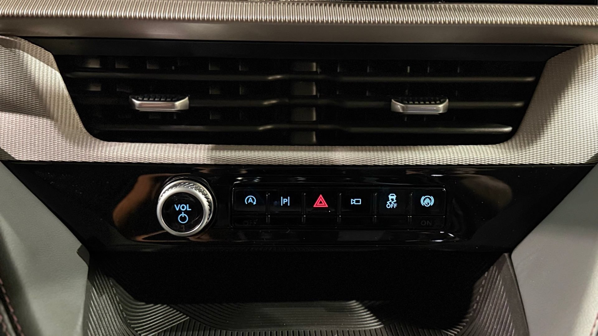 New 2026 Ford Explorer Active AWD/4WD image 78