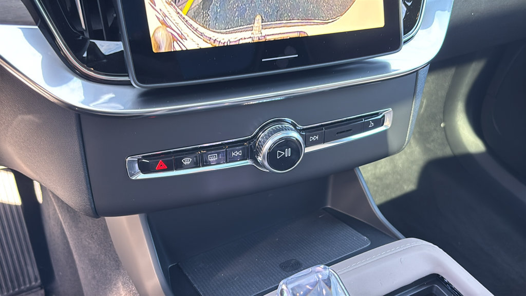 New 2027 Volvo XC90 T8 Plus AWD/4WD image 21