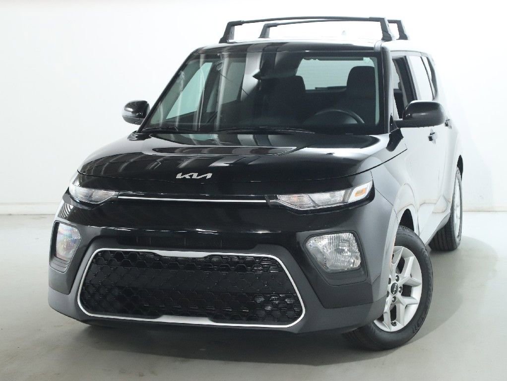 Used 2022 Kia Soul LX w/ Technology Package image 3