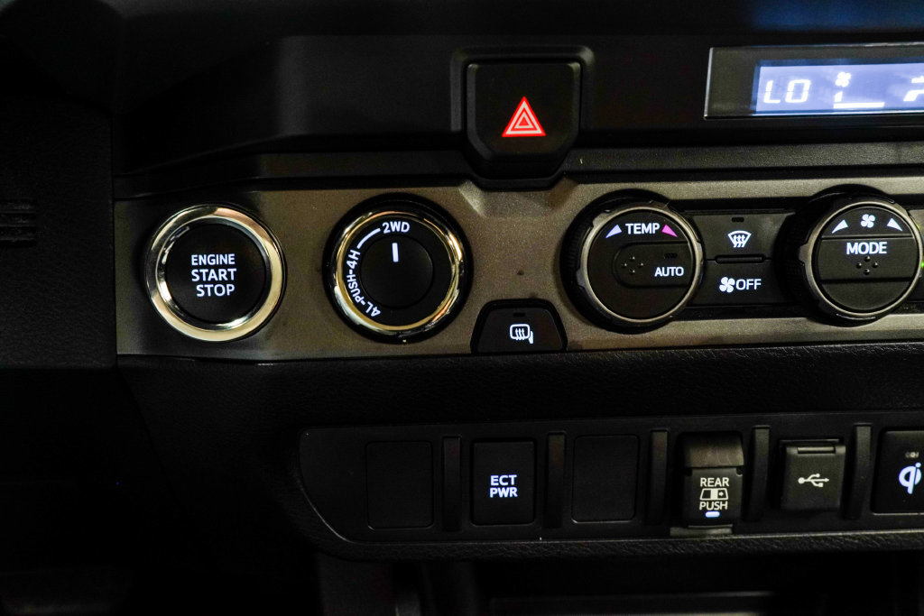 Used 2021 Toyota Tacoma TRD Sport AWD/4WD image 28
