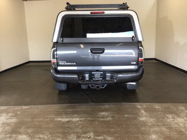 Used 2011 Toyota Tacoma 4x4 Access Cab V6 w/ TRD Sport Pkg image 5