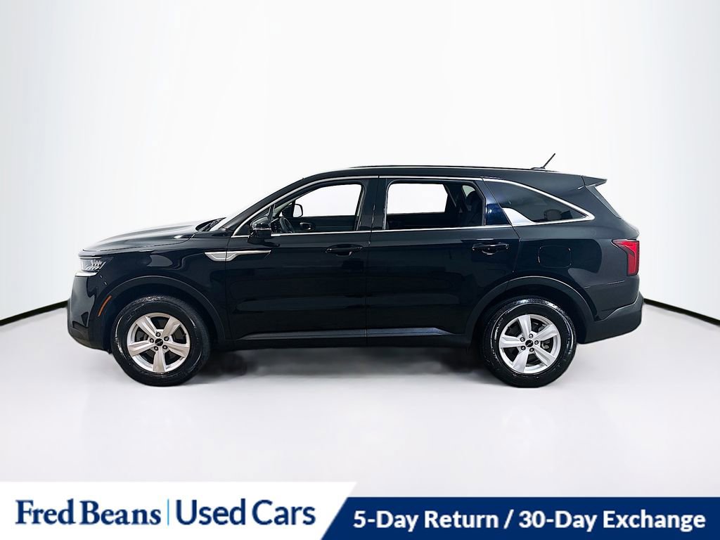 Used 2022 Kia Sorento LX image 5