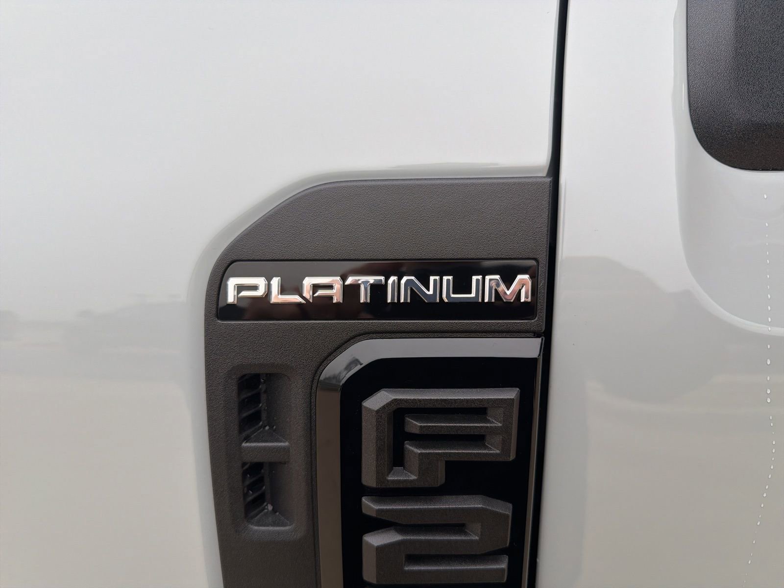 New 2026 Ford F250 Platinum w/ FX4 Off-Road Package image 10