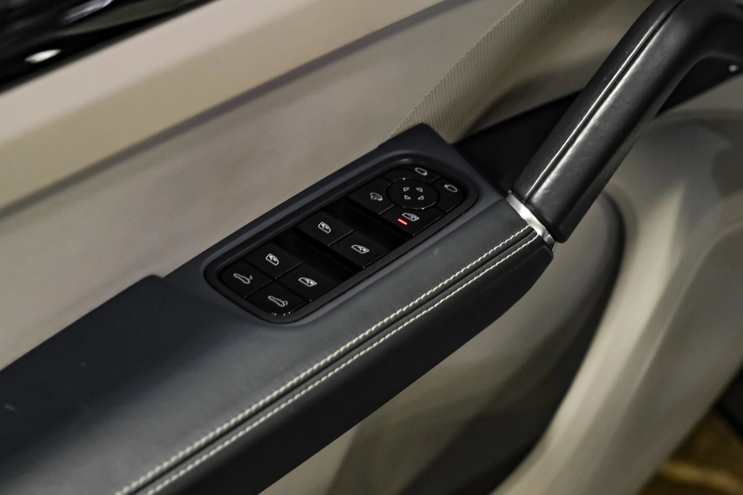 Used 2019 Porsche Cayenne AWD/4WD image 38