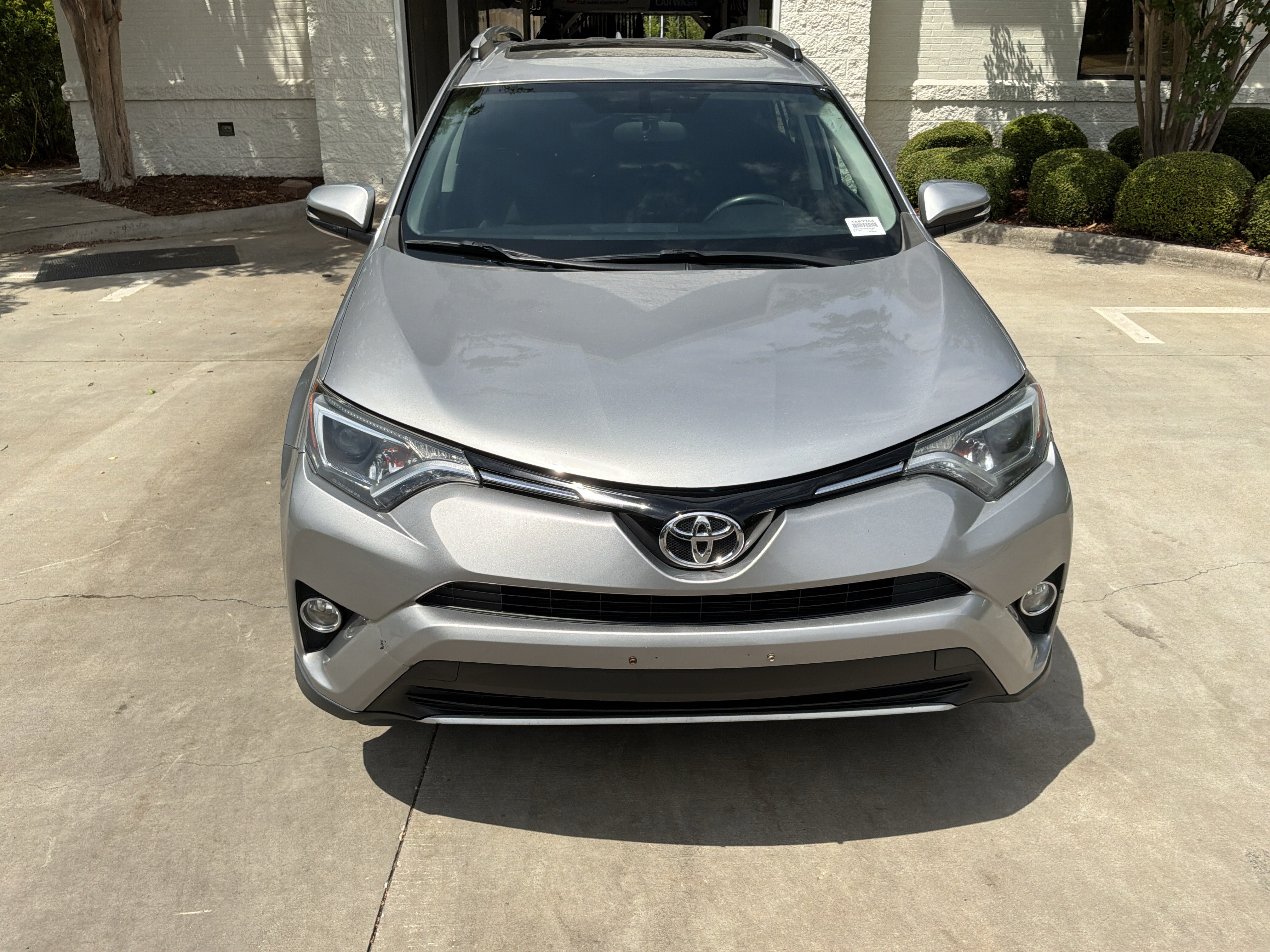 Used 2016 Toyota RAV4 XLE AWD/4WD image 3