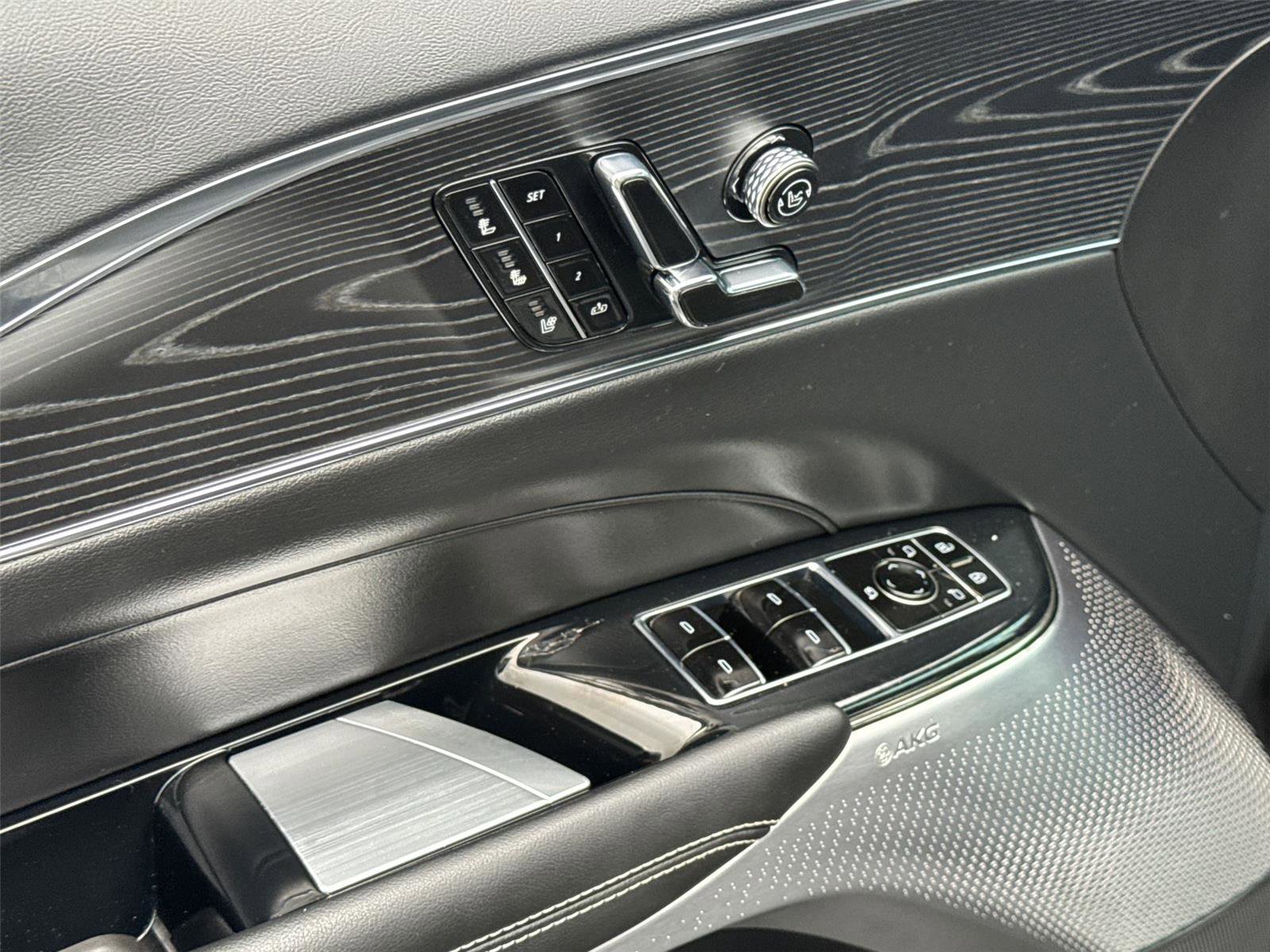 Used 2024 Cadillac Lyriq Sport image 30