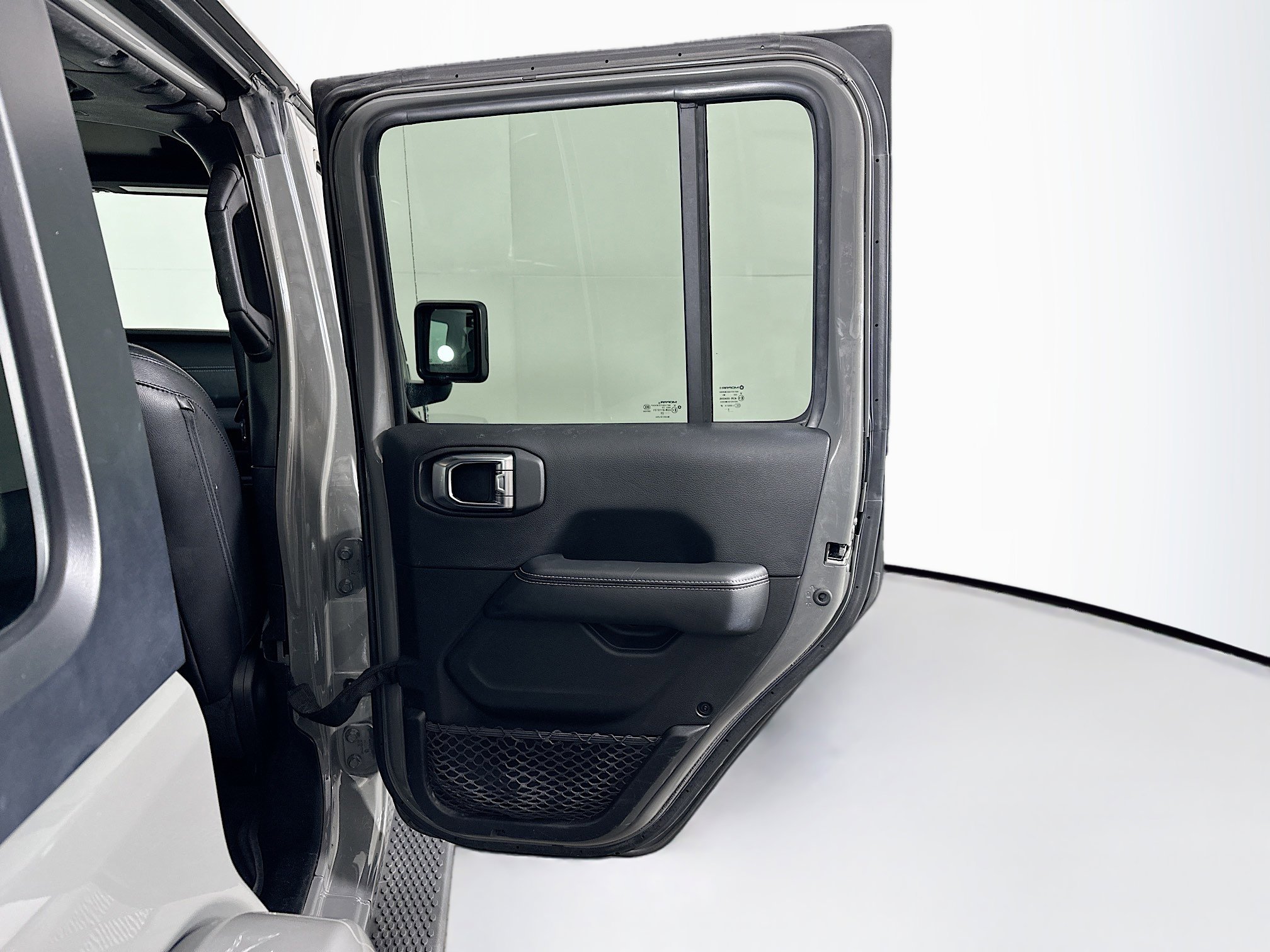 Used 2023 Jeep Wrangler Sahara image 29