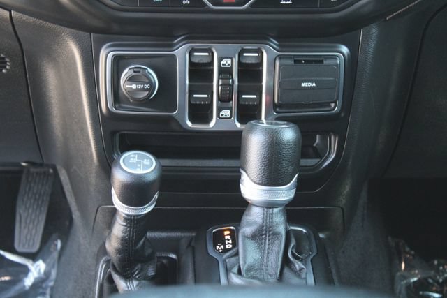 Used 2023 Jeep Wrangler Unlimited AWD/4WD image 19