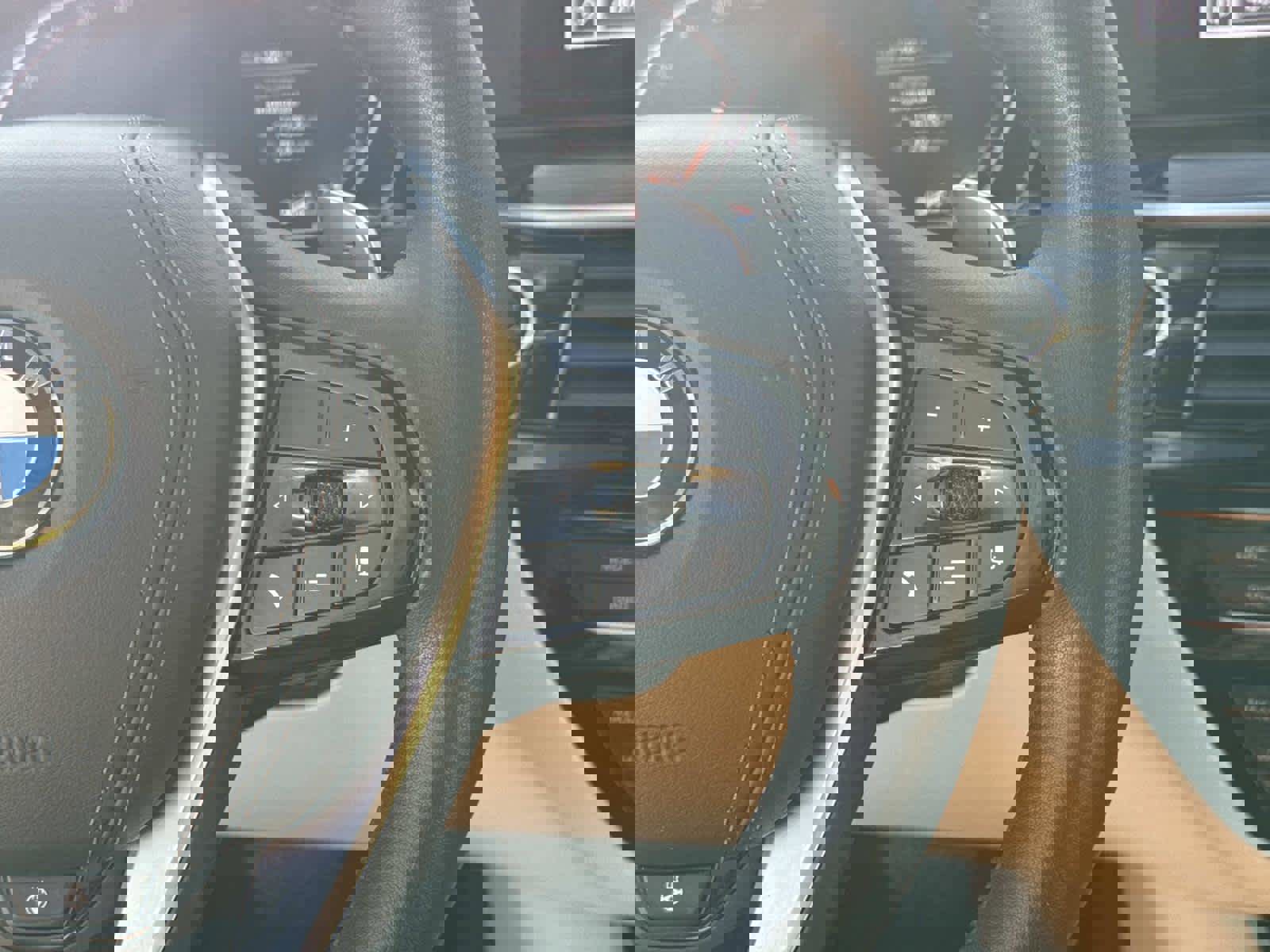 Used 2023 BMW 530i xDrive w/ Premium Package image 23