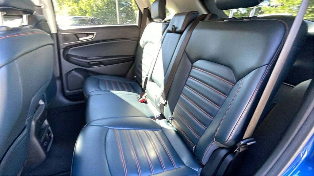 Used 2022 Ford Edge SEL w/ Sport Appearance Package image 16