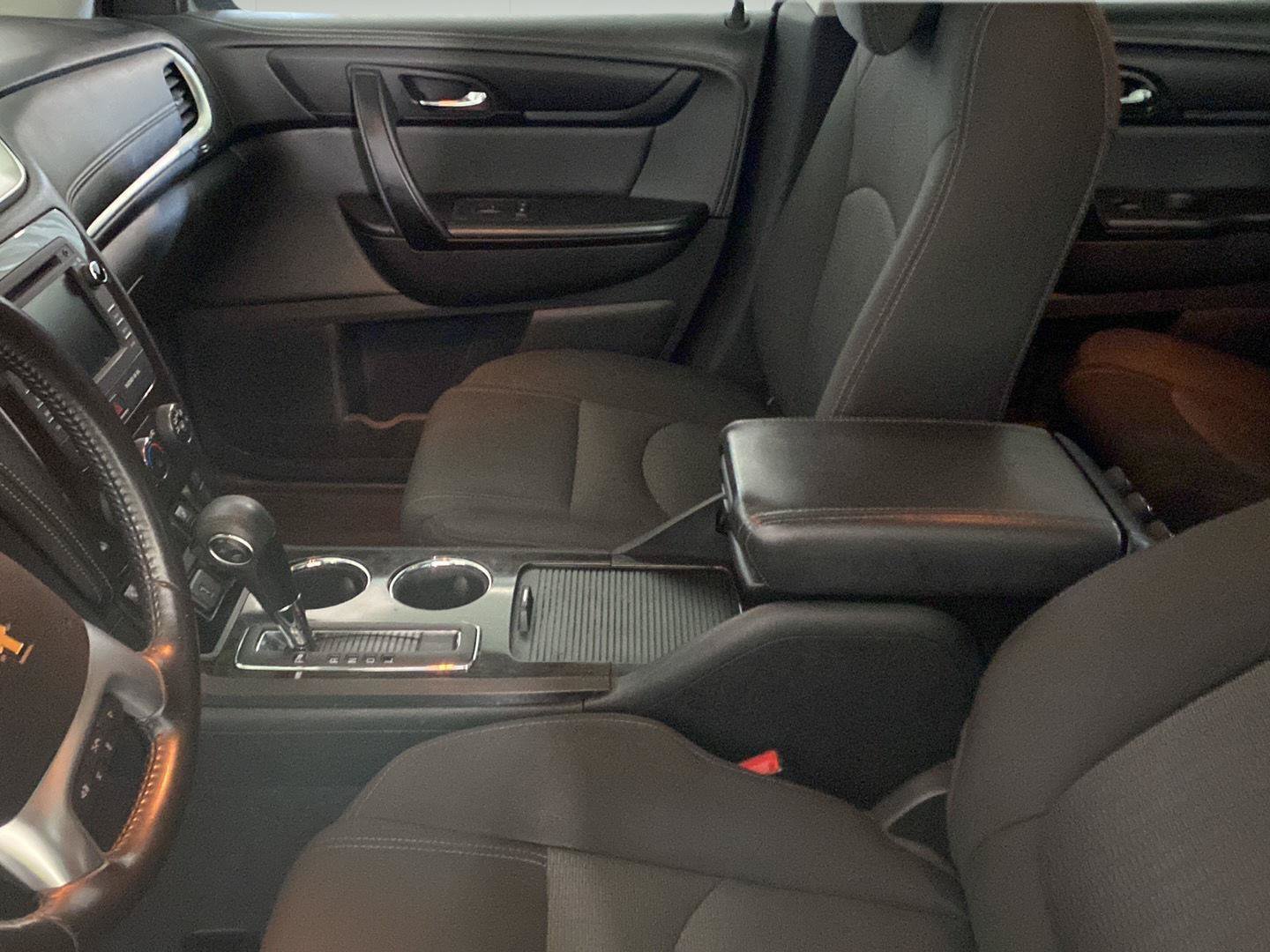 Used 2015 Chevrolet Traverse LT w/ Style and Technology Package AWD/4WD image 14